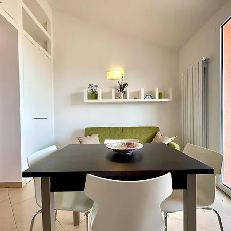 Borgo Dei Fiori - Sea & Pool Apartment Magliolo
